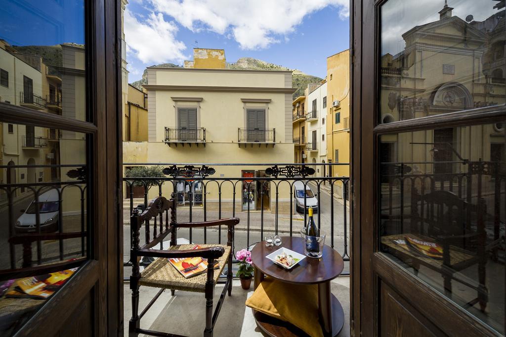 Agli Affreschi Hotel Castellammare del Golfo Bagian luar foto