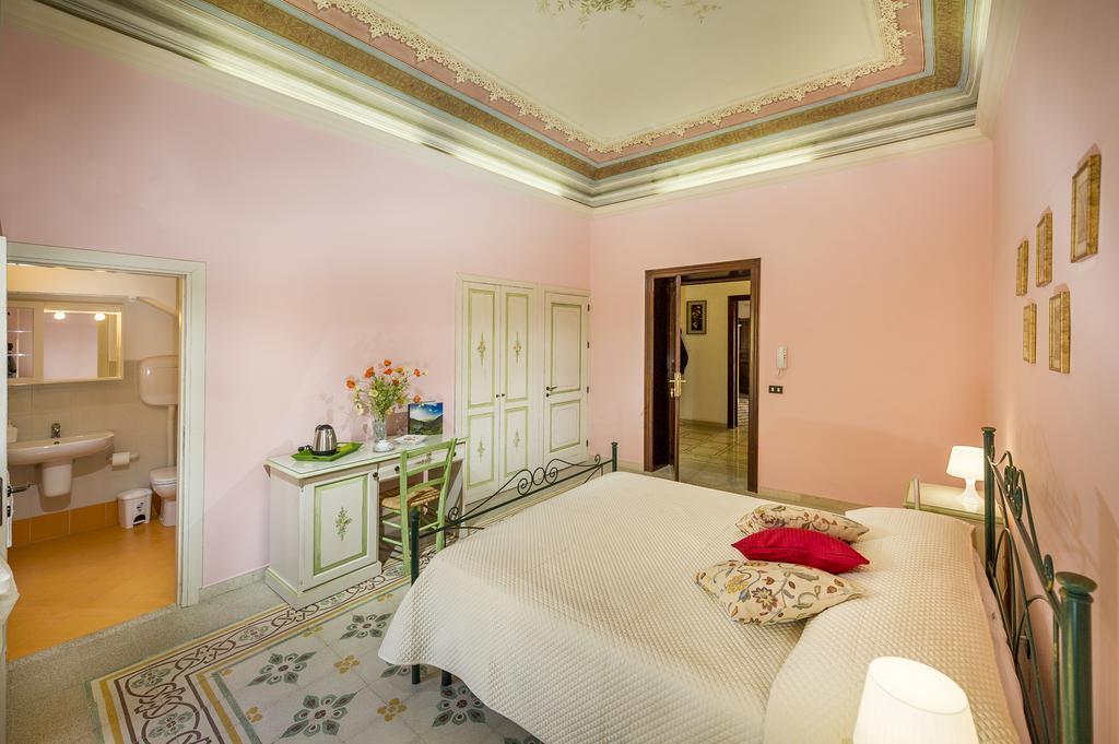 Agli Affreschi Hotel Castellammare del Golfo Bagian luar foto